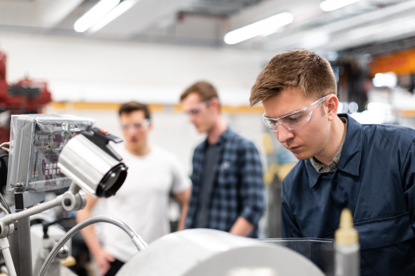 ingenieros trabajando